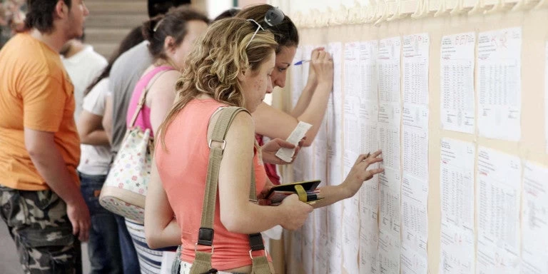 Βάσεις 2019: Μεγάλες ανατροπές φέρνουν τα νέα τμήματα και οι χαμηλές επιδόσεις [πίνακας]